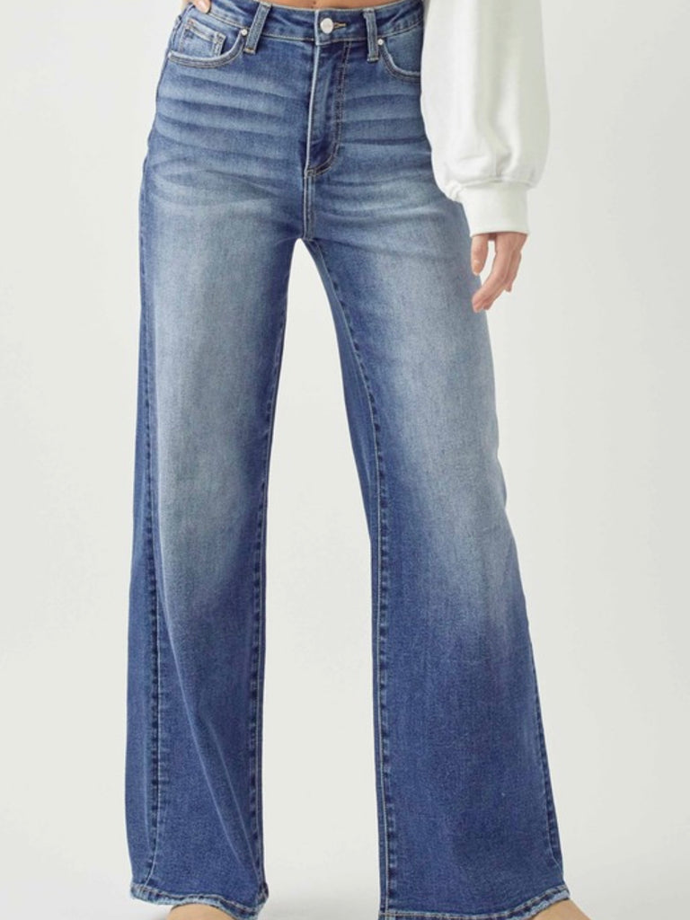 High rise and wide leg design Jeans Made with a blend of cotton, polyester, viscose, and spandex, you'll love the airy feel and stretch of these jeans.