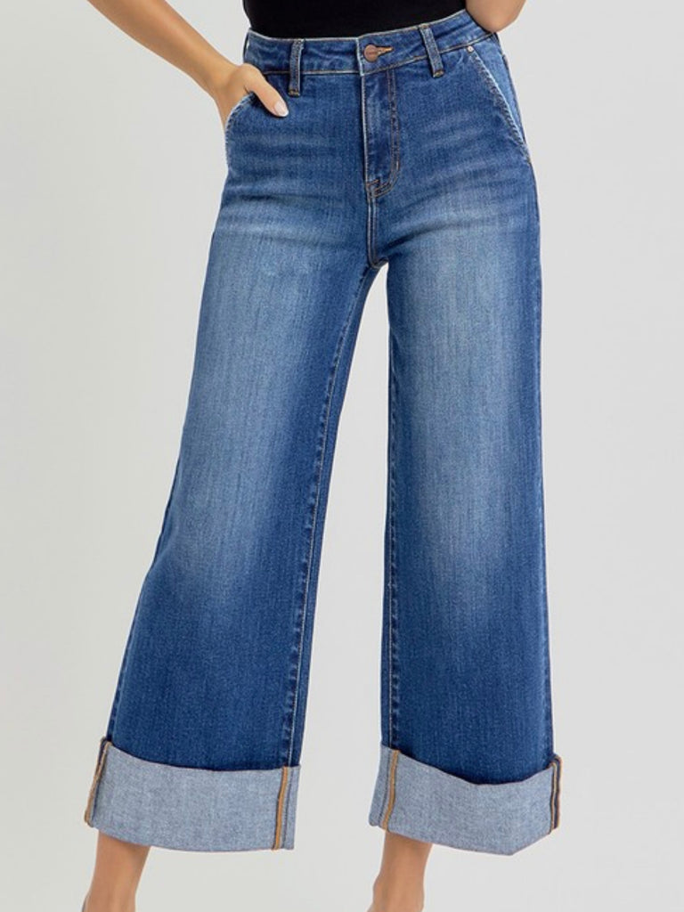  Wide Leg Jeans, with a high rise and wide cuffed ankles,The cotton blend fabric gives a soft, stretchy fit while the ankle length provides a modern touch.