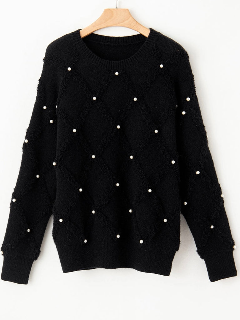  Relaxed, loose fit Sweater, features elegant pearl embellishments with an eye-catching rhombus pattern.