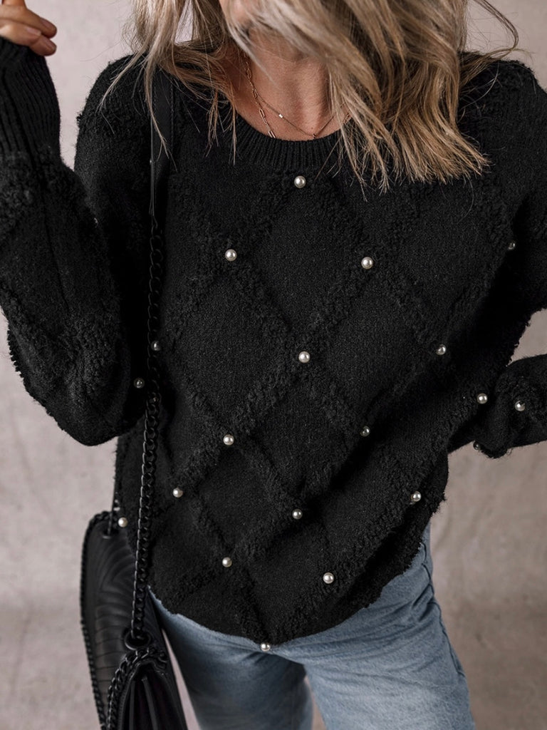  Relaxed, loose fit Sweater, features elegant pearl embellishments with an eye-catching rhombus pattern.