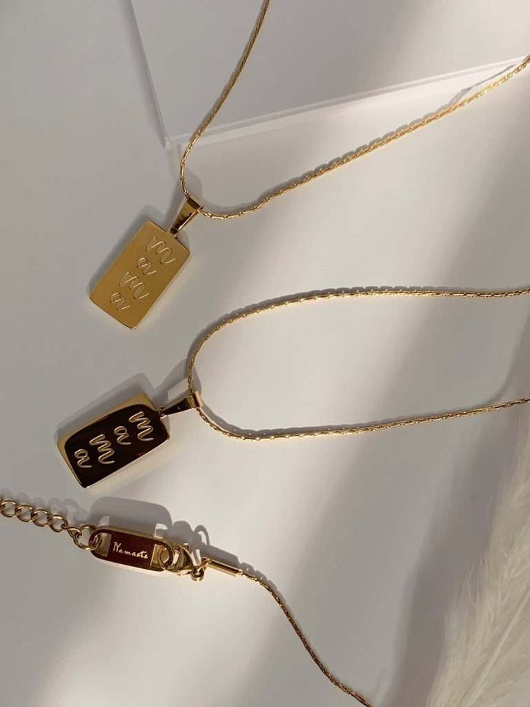 316L stainless steel dipped in 18K gold Mama engraved necklace with 16-inch chain and 2.5-inch extension.